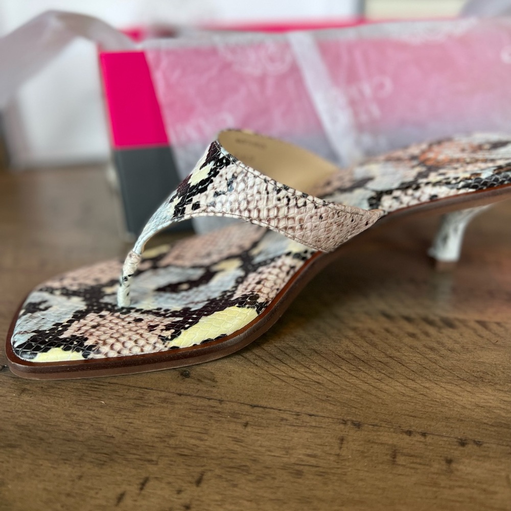 VINCE CAMUTO